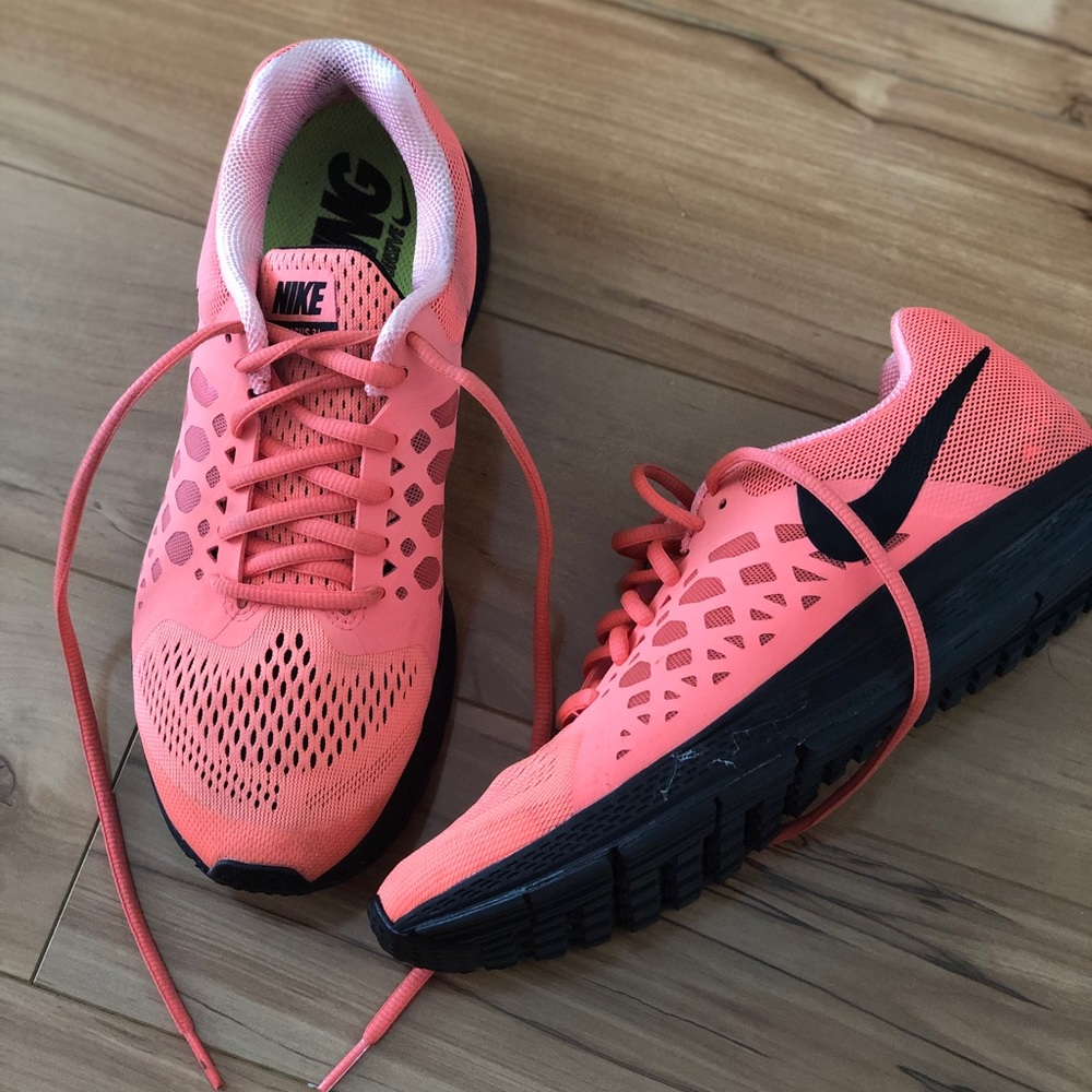 Nike Pegasus 31 running shoes